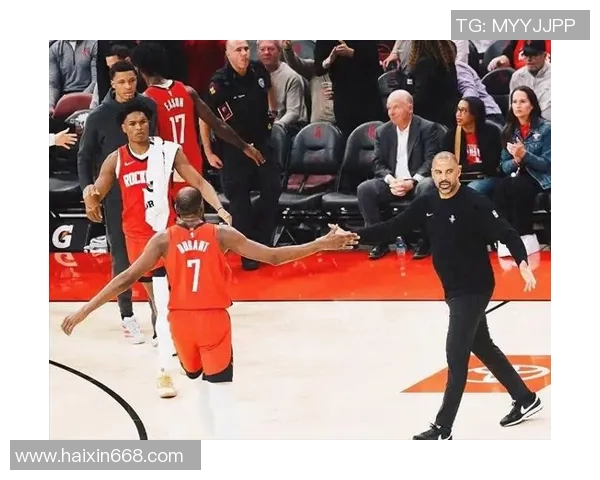 1995年NBA季后赛火箭与马刺的激烈对决回顾与分析